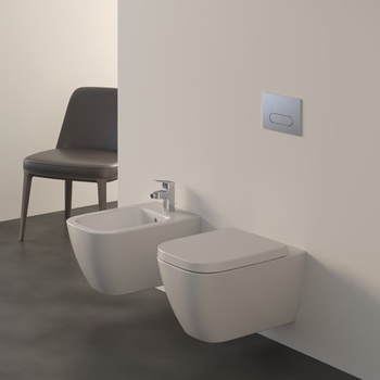 Immagine di Ideal Standard I.LIFE B set sanitari sospesi, vaso RimLS+ senza brida, con sedile avvolgente a discesa rallentata, bidet monoforo con troppopieno, colore bianco finitura lucido T461401+T461501+T468301