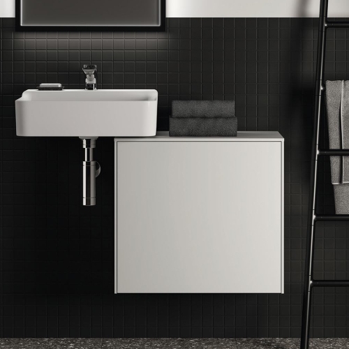Immagine di Ideal Standard soluzione bagno completo, sanitari sospesi, lavabo con mobile 60 cm, doccia rettangolare 100x90 cm, colore bianco finitura lucido, rubinetteria finitura oro SING2