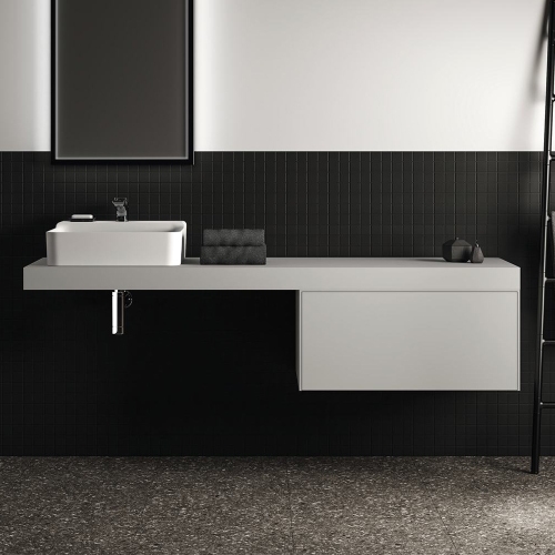 Immagine di Ideal Standard soluzione bagno doppio lavabo 60 cm su mensola 180 cm, colore bianco finitura lucido, doccia rettangolare 120x90 cm, colore grigio cemento finitura pietra opaco, rubinetteria finitura silver storm SING10