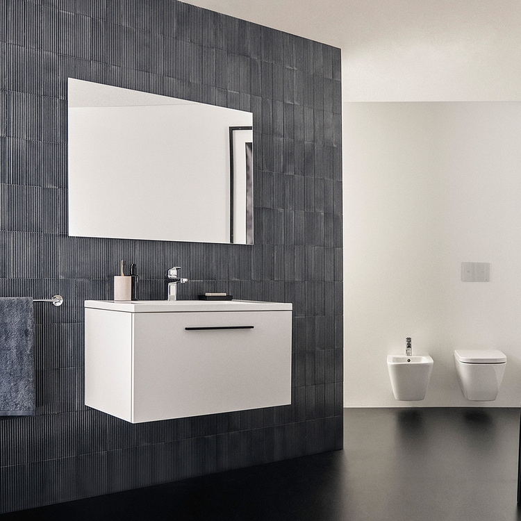 Ideal Standard soluzione bagno completo, sanitari sospesi, lavabo con mobile 80 cm, doccia rettangolare 120x80 cm, colore bianco finitura lucido, rubinetteria finitura cromo SING6