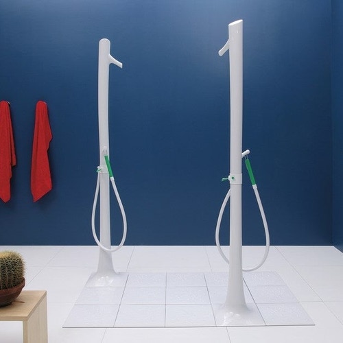 Immagine di Flaminia ALBERO colonna doccia in ceramica bianca finitura lucido, con rubinetteria integrata colore verde finitura lucido AB238