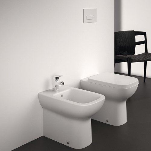 Immagine di Ideal Standard I.LIFE A bidet a terra, a filo parete, universale, con troppopieno, monoforo, colore bianco finitura lucido T464101