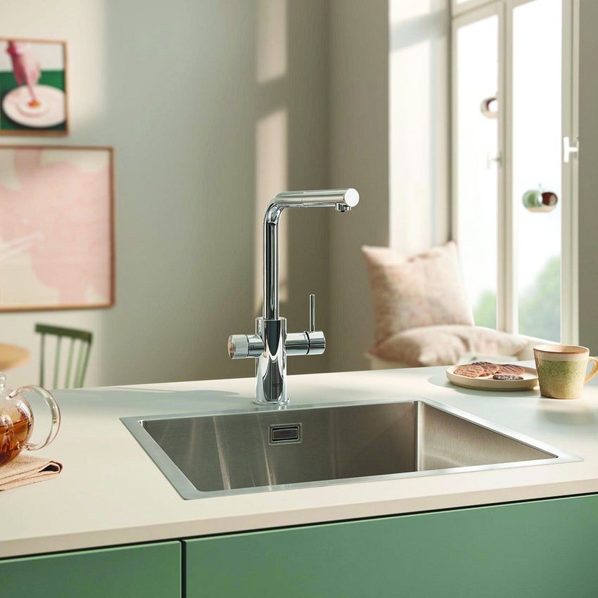 Immagine di Grohe BLUE PURE MINTA miscelatore monocomando per lavello con sistema filtrante dell’acqua e doccetta estraibile, finitura cromo 30591000