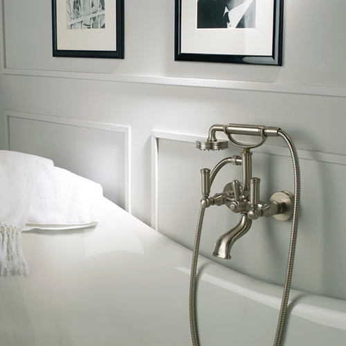 Immagine di Bossini LIBERTY LINE gruppo esterno vasca con deviatore, doccia Liberty-Gom, flessibile in ottone con doppia aggraffatura 150 cm, finitura nichel spazzolato Z001103094