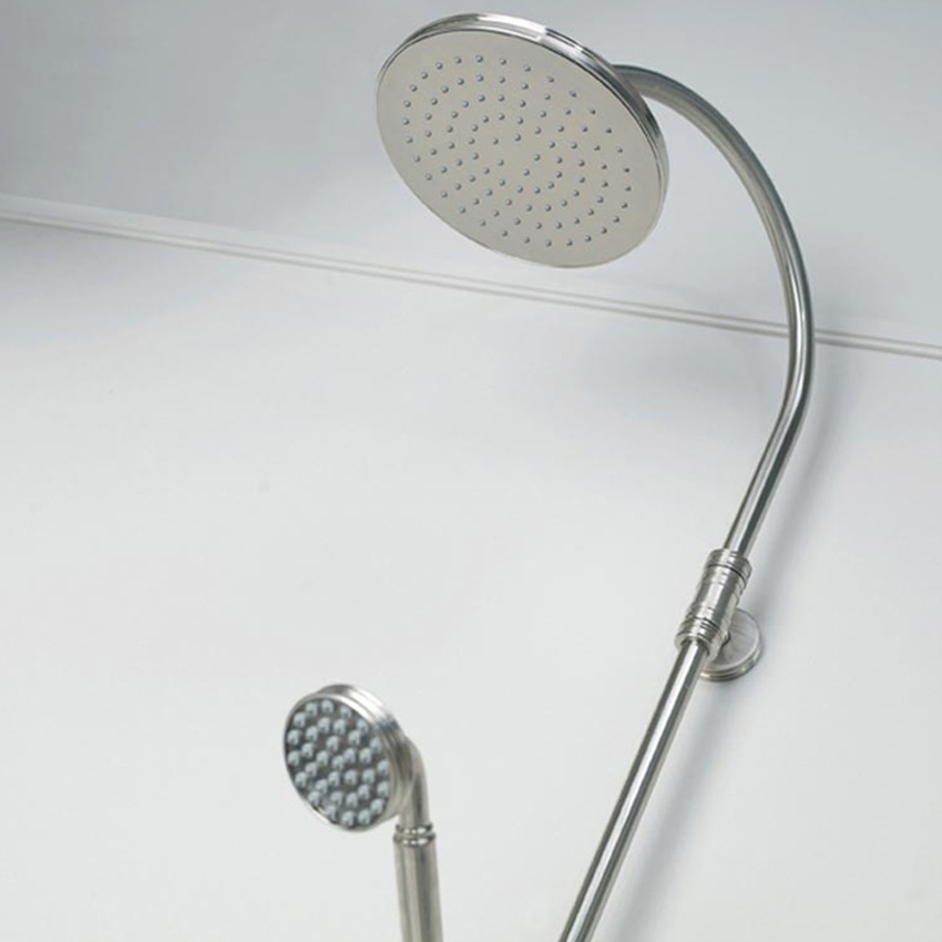 Immagine di Bossini LIBERTY LINE colonna murale in ottone con soffione Ø 21 cm, supporto orientabile, flessibile con doppia aggraffatura 150 cm e gruppo doccia esterno con deviatore, finitura nichel spazzolato L01201000094008