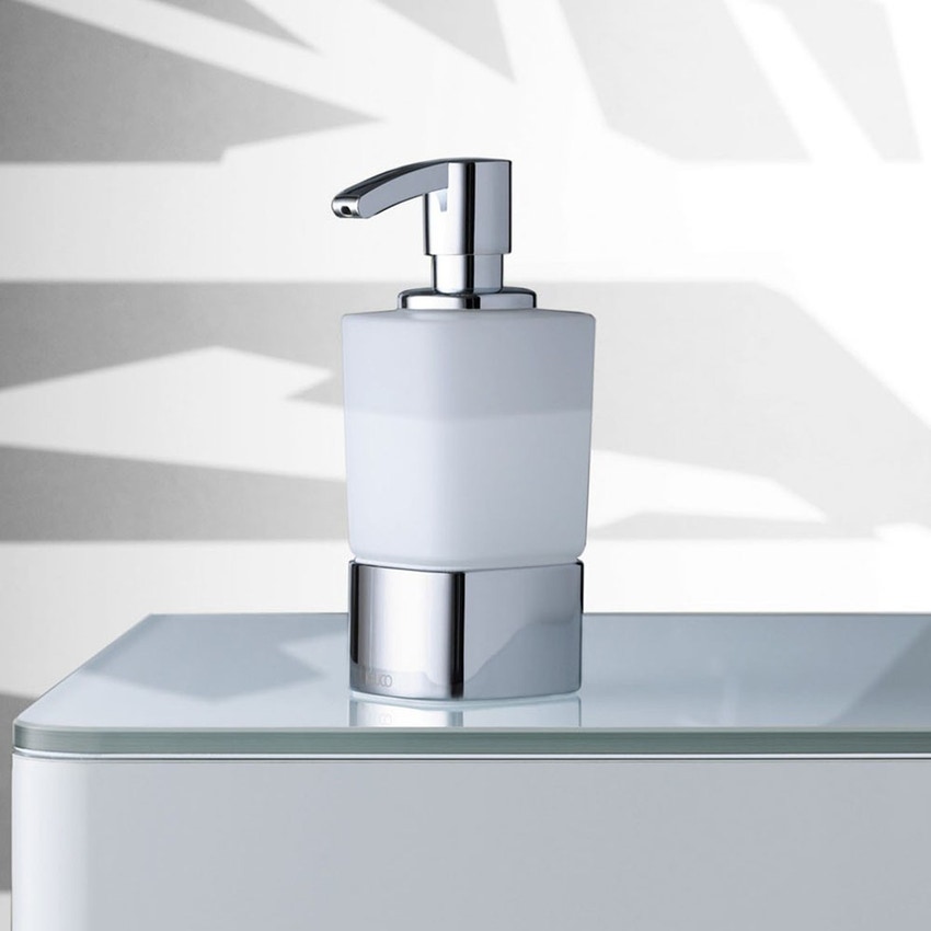 Immagine di Keuco ELEGANCE spandisapone P.7 cm da appoggio, in cristallo satinato completo di supporto ed erogatore per sapone liquido, finitura cromo 11654019001