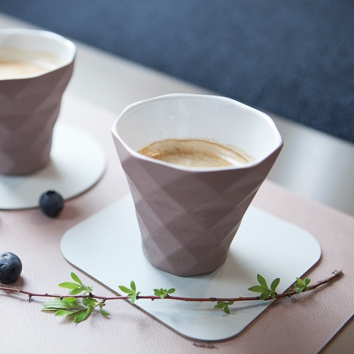 Immagine di Colombo Design ADJ sottobicchiere quadrato, per bicchieri, vasi e accessori da bagno, colore esterno panna cotta e interno white 00810/16