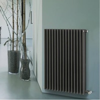 Immagine di Deltacalor SPACE SINGOLO radiatore Beige grey lucido h. 600 x L. 908 mm SP1060022S7006G