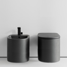 Immagine di Flaminia ASTRA set sanitari back to wall, vaso Plus con sistema goclean®, sedile a chiusura rallentata, bidet monoforo con troppopieno, colore carbone finitura opaco AS117RGCAR+AS217CAR+ASCW05CAR