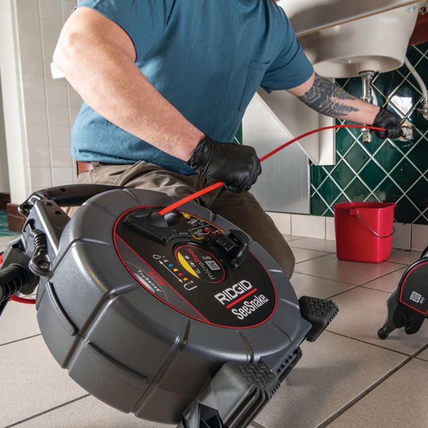 Immagine di Ridgid Videocamera SeeSnake microReel APX per ispezione diagnostica leggera, con tecnologia TruSense 70808