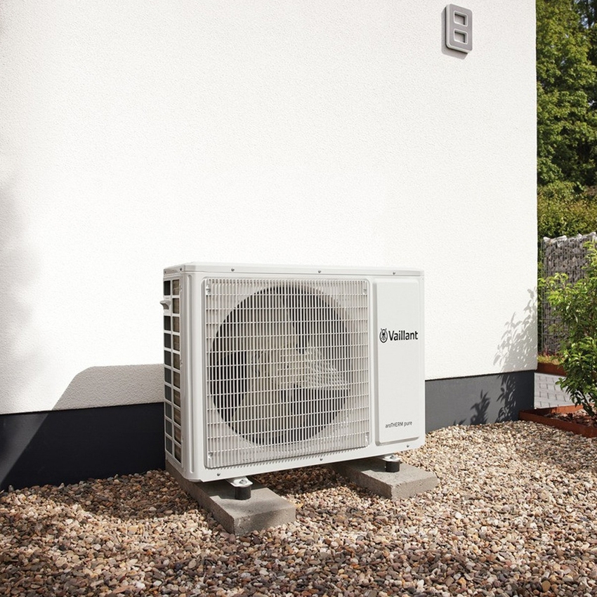 Immagine di Vaillant Kit aroTHERM pure 4 kW 230V VWL 45/7.2 AS S3 Pompa di calore split monofase + VWL 107/7.2 IS modulo murale 8000016283