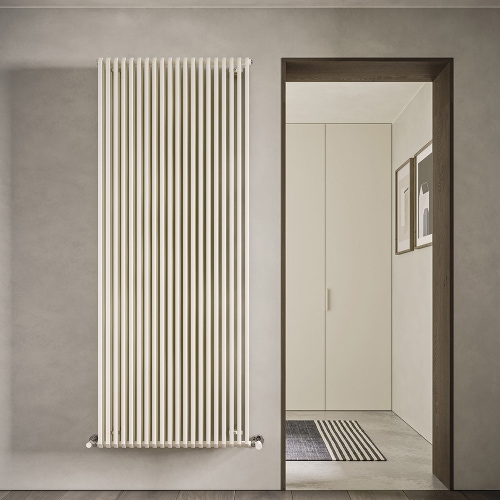Immagine di Irsap SAX 2 VERTICALE Radiatore 32 elementi L.128 P.8 H.53 cm, colore bianco standard finitura lucido Cod.01 SX205303201IR01A01