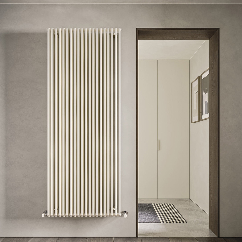 Immagine di Irsap SAX2 VERTICALE Radiatore 22 elementi H.68 L.88 P.8 cm, colore nero grafite finitura ruvido Cod.18 SX206802218IR01A