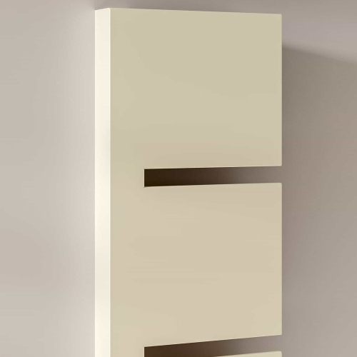 Immagine di Irsap SEQUENZE S radiatore H.84,5 L.50 P. 9 cm, colore bianco standard finitura lucido Cod.01 SQZS050B01IRANN001