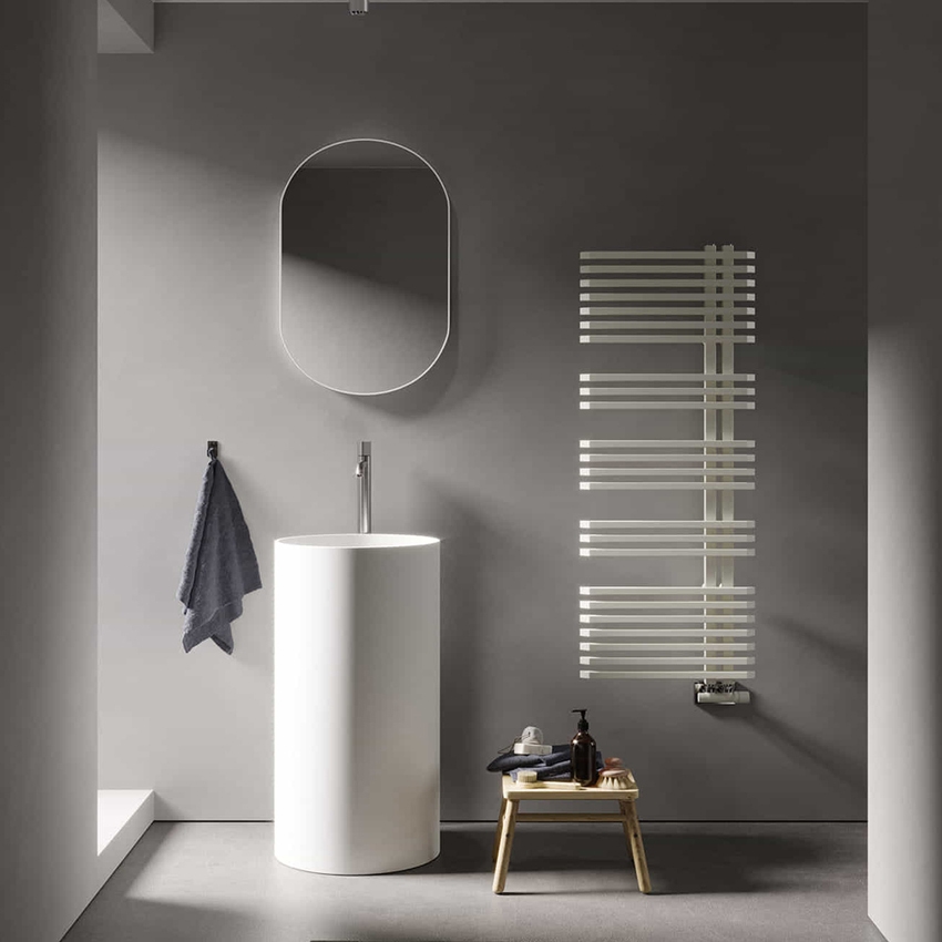 Immagine di Irsap JAZZ_S radiatore 24 tubi H.126 L.50 P.6,7 cm, 4 intervalli, colore bianco standard finitura lucido Cod.01 ZRM050B01IR01NNN