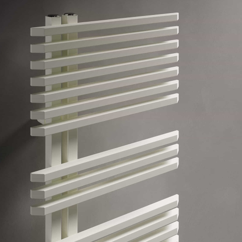 Immagine di Irsap JAZZ_S radiatore 29 tubi H.146 L.50 P.6,7 cm, 4 intervalli, colore bianco standard finitura lucido Cod.01 ZRL050B01IR01NNN