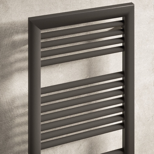 Immagine di Irsap NOVO CULT scaldasalviette, 36 tubi, 3 intervalli, H.180,7 L.50 P.4,9 cm, colore bianco standard finitura lucido Cod.01 NSE050B01IR01NNN03