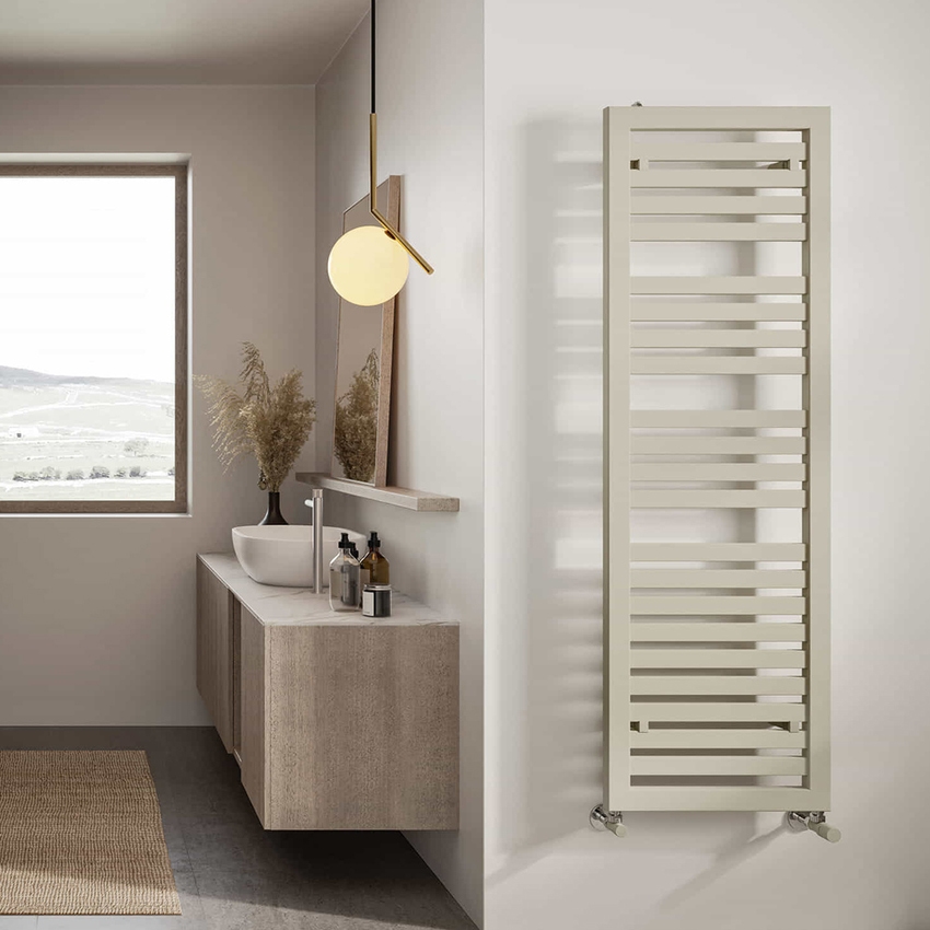 Immagine di Irsap ODDO scaldasalviette, 25 tubi, 3 intervalli, H.188,4 L.50 P.3,65 cm, attacchi centrali 50 mm, colore bianco standard finitura lucido Cod.01 LEE050B01IR05NNN01