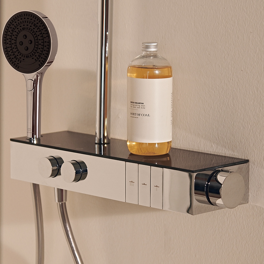 Immagine di Ideal Standard SOLOS colonna doccia con soffione rotondo 30 cm, doccetta, supporto, mensola XXL integrata e flessibile 175 cm, senza corpo incasso, finitura cromo A7882AA