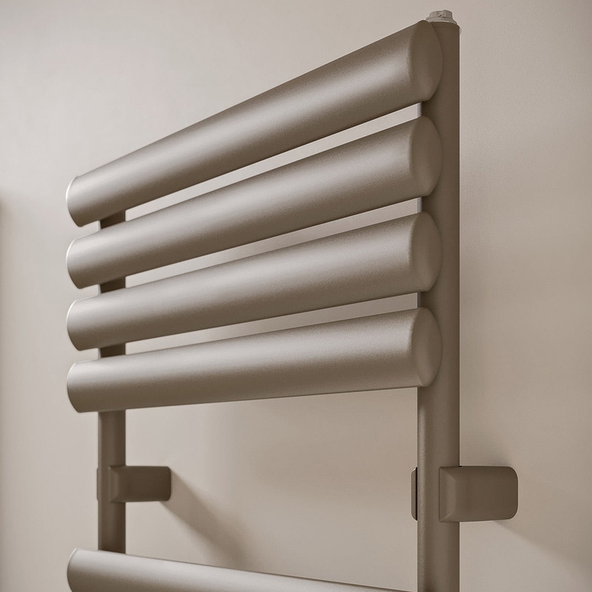 Immagine di Irsap ELLIPSIS_B scaldasalviette 21 tubi, 3 intervalli H.162 L.60 P.5.3 cm, colore nero finitura opaco Cod.K1 ELE060BK1IR01NNN02