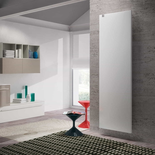 Immagine di Irsap RELAX RENOVA radiatore H.216,3 L.59,2 P.6,35 cm, attacco basso con interasse laterale da 50 a 200 mm, colore bianco standard finitura lucido Cod.01 RENC059B01IRS1AN01