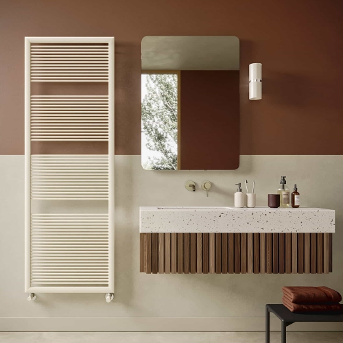 Immagine di Irsap LIKE scaldasalviette, 54 tubi, 3 intervalli, H.156,4 L.53,2 P.3,5 cm, colore bianco standard finitura lucido Cod.01 FCL053B01IR01NNN03