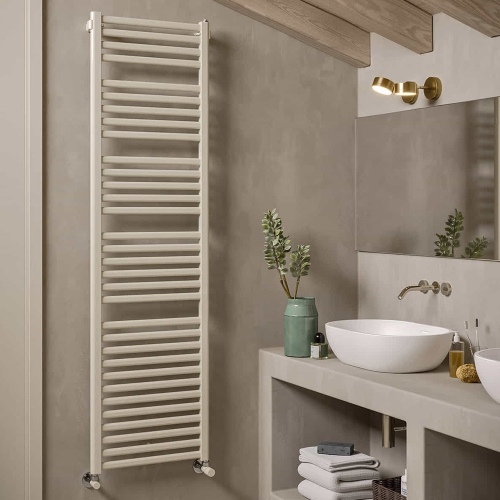 Immagine di Irsap PAREO scaldasalviette, 32 tubi, 4 intervalli, H.180 L.55 P.3 cm, colore bianco standard finitura lucido Cod.01 PTE055B01IR01NNN01
