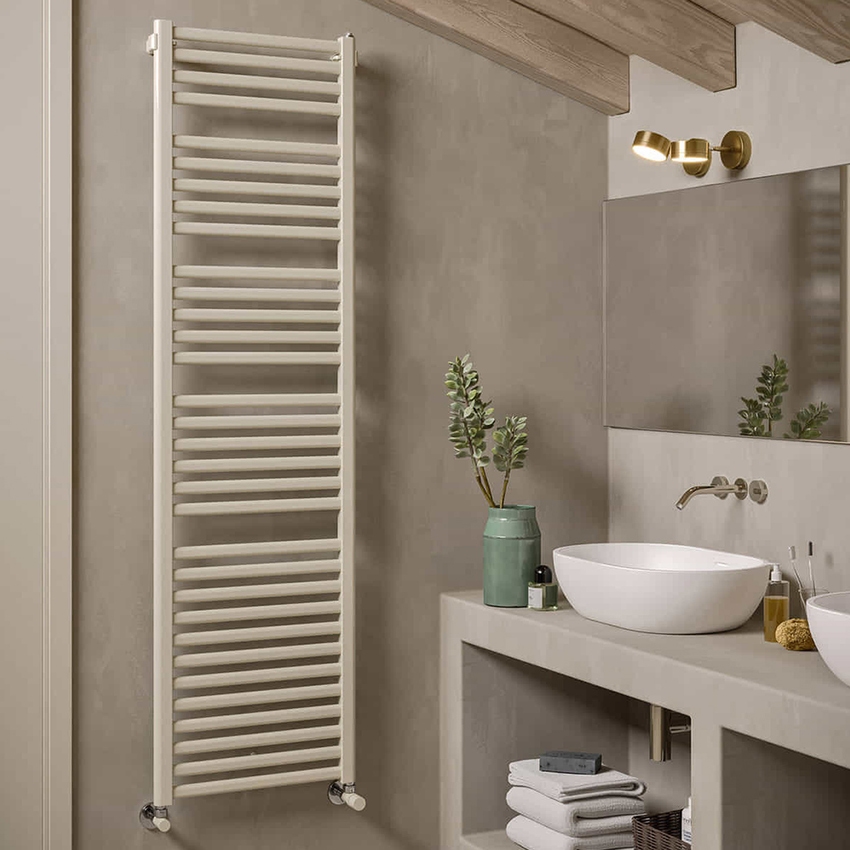 Immagine di Irsap PAREO scaldasalviette, 32 tubi, 4 intervalli, H.180 L.60 P.3 cm, colore bianco standard finitura lucido Cod.01 PTE060B01IR01NNN01