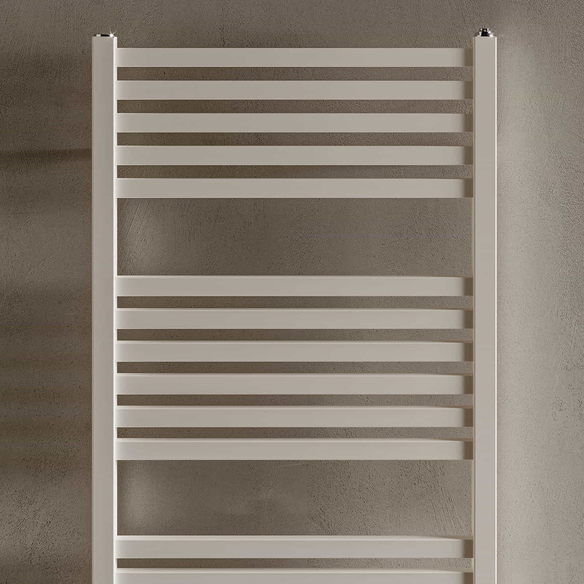 Immagine di Irsap QUADRE' scaldasalviette, 36 tubi, 3 intervalli, H.181,8 L.53 P.4,2 cm, colore bianco standard finitura lucido Cod.01 QSE053B01IR01NNN01