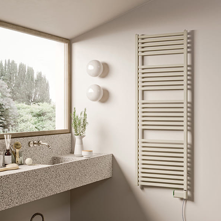 Immagine di Irsap QUADRE' ELETTRICO scaldasalviette 36 tubi, 3 intervalli, H.181,8 L.53 P.4,2 cm, con regolatore per il controllo della temperatura interna del fluido, colore bianco standard finitura lucido Cod.01 QSE053K01IR01NNN01