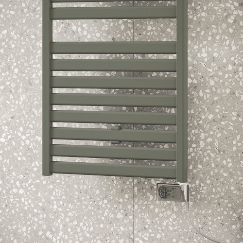 Immagine di Irsap VELA ELETTRICO scaldasalviette, 23 tubi, 3 intervalli, H.182 L.56 P.3 cm, con controllo elettronico, colore bianco standard finitura lucido Cod.01 VEE056H01IR01NNN01