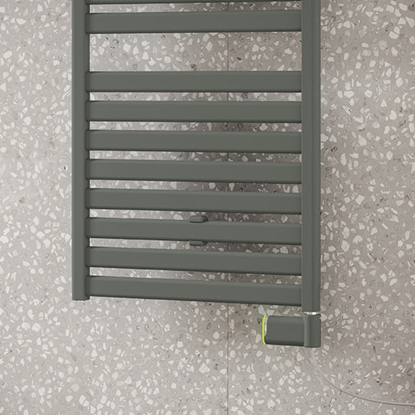 Immagine di Irsap VELA ELETTRICO scaldasalviette, 14 tubi, 2 intervalli, H.112 L.56 P.3 cm, con controllo elettronico Wi-Fi, colore bianco standard finitura lucido Cod.01 VEM056E01IR01NNN01