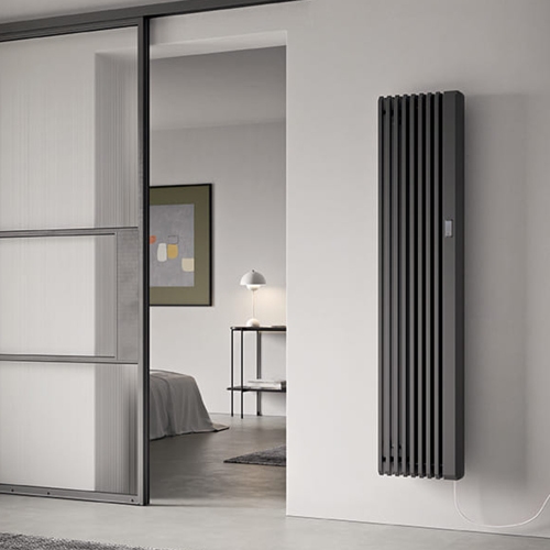 Immagine di Irsap SAX radiatore elettrico H.180 L.41,5 P.8,2 cm, colore bianco standard finitura lucido Cod.01 S2EE041E01IRNNN001