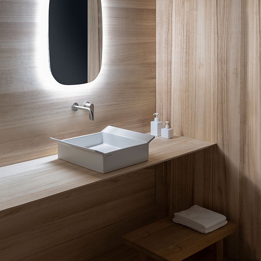 Immagine di Flaminia BOX 40 lavabo da appoggio L.40 cm, senza foro per rubinetteria e senza troppopieno, colore bianco latte finitura opaco BX40ALAT