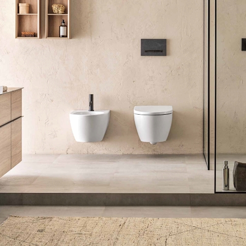 Immagine di Geberit ICON set sanitari sospesi, vaso RIMFREE, con sedile a chiusura ammortizzata, bidet monoforo con troppopieno, colore bianco finitura opaco 501.663.JT.1+501.898.JT.1