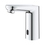 Immagine di Grohe EUROSMART COSMOPOLITAN E miscelatore elettronico H.13 cm per lavabo, senza scarico, con comando ad infrarossi, limitatore di temperatura regolabile e dispositivo di miscelazione nascosto, finitura cromo 36330002
