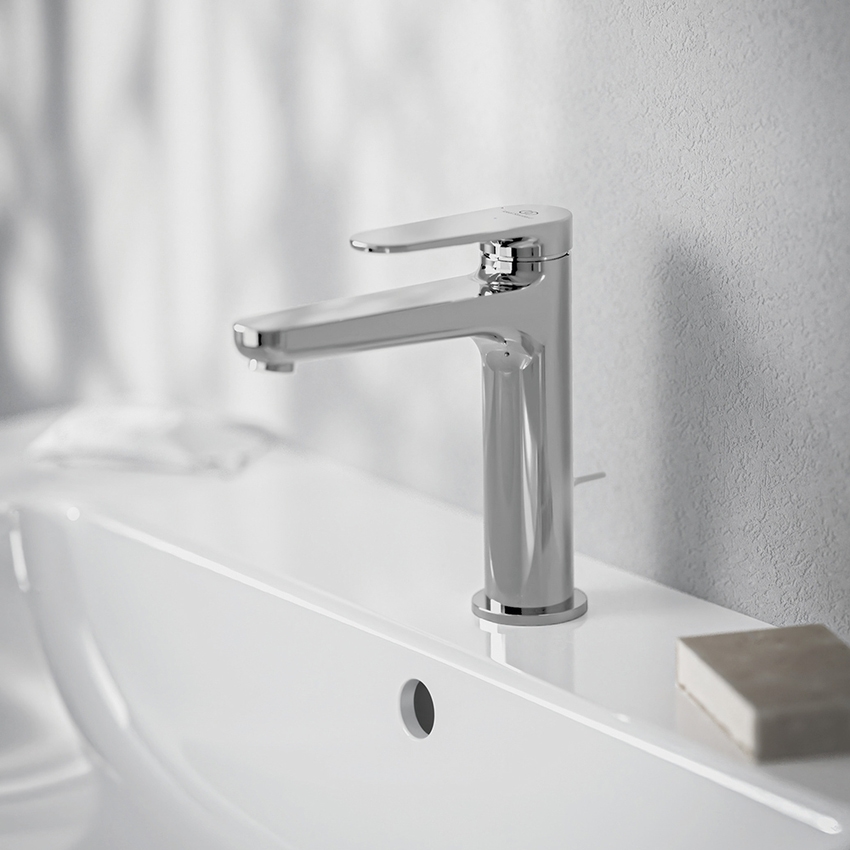 Immagine di Ideal Standard CERAFINE O miscelatore monocomando H.17 cm per lavabo, con asta di comando e scarico piletta da 1-1/4", con sistema BlueStart, finitura cromo BD771AA