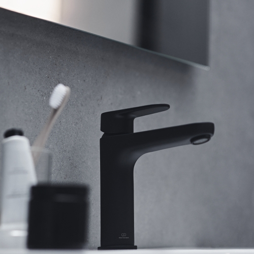 Immagine di Ideal Standard CERAFINE O miscelatore monocomando per lavabo H.18 cm, senza asta di comando e scarico piletta, colore nero finitura opaco BC554XG