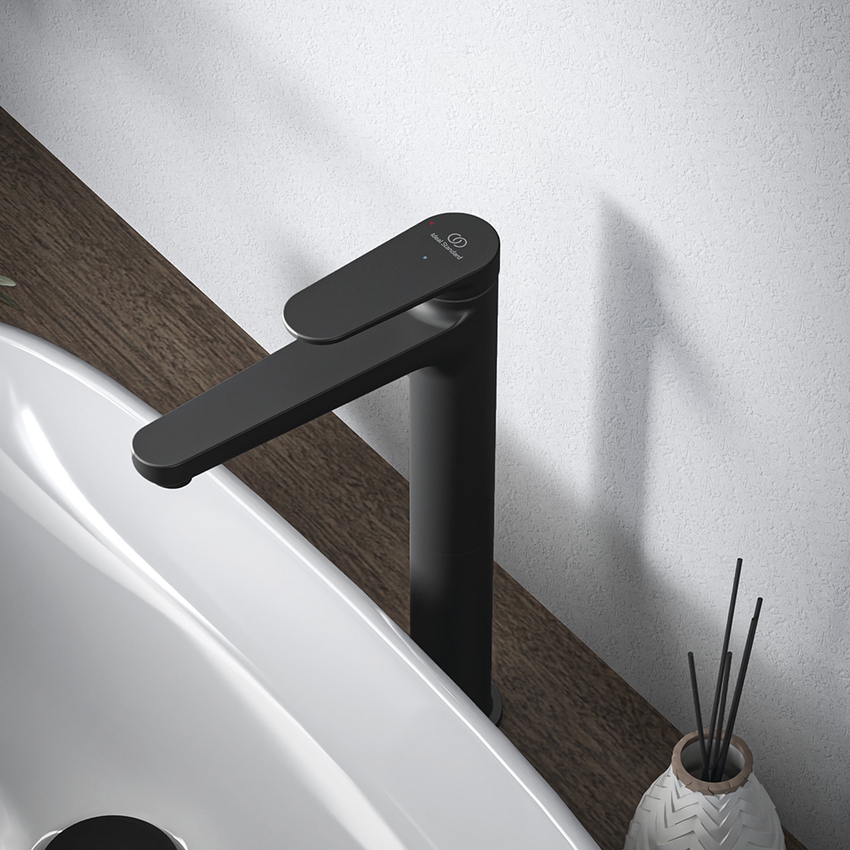Immagine di Ideal Standard CERAFINE O miscelatore monocomando H.29 cm per lavabo, senza asta di comando e scarico piletta, con sistema BlueStart, colore nero finitura opaco BD773XG