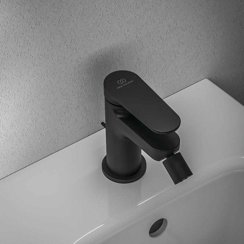 Immagine di Ideal Standard CERAFINE O miscelatore monocomando P.13 cm per bidet, con asta di comando e scarico piletta da 1-1/4", colore nero finitura opaco BD775XG