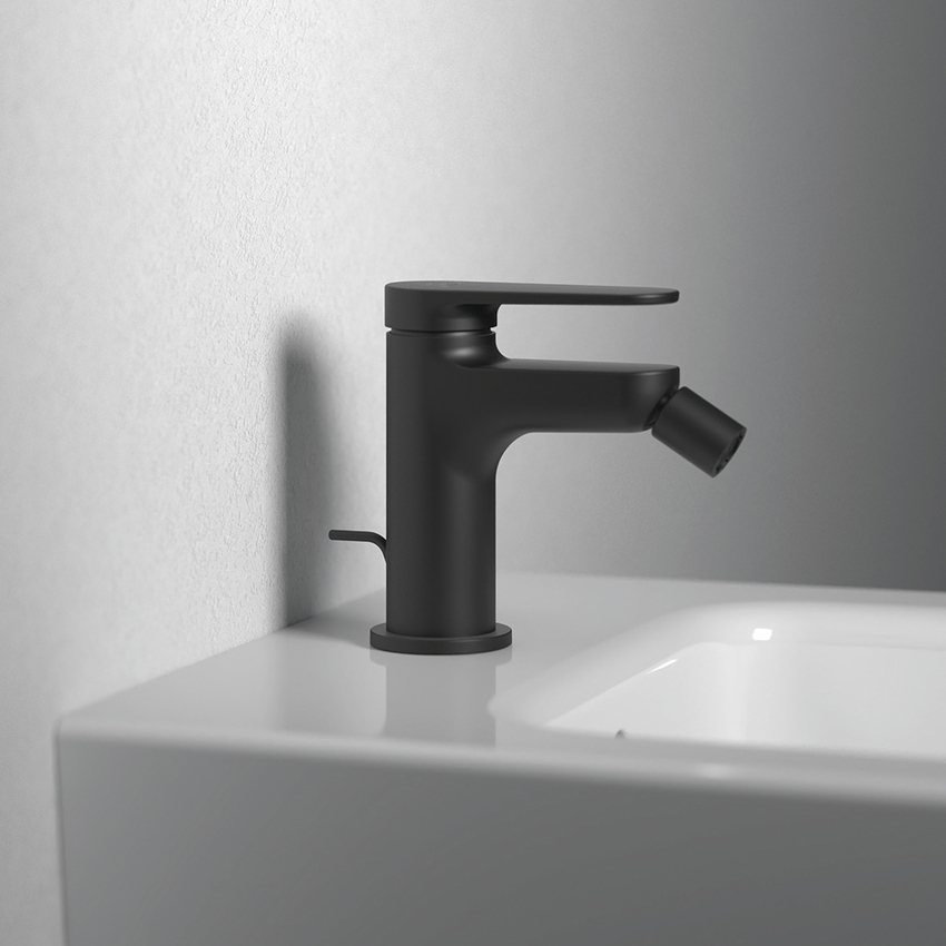 Immagine di Ideal Standard CERAFINE O miscelatore monocomando P.13 cm per bidet, con asta di comando e scarico piletta da 1-1/4", colore nero finitura opaco BD775XG