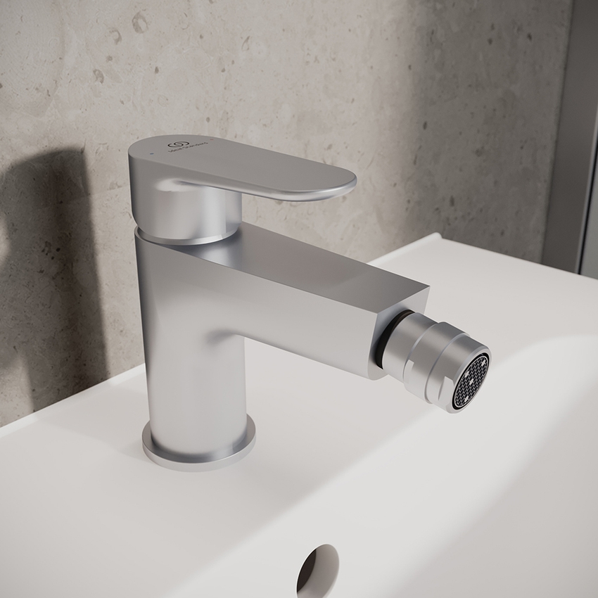 Immagine di Ideal Standard CERAFINE O miscelatore monocomando P.18 cm per bidet, scarico piletta Click-Clack, colore matt silver BD716SI