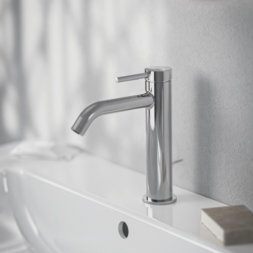 Immagine di Ideal Standard CERALINE miscelatore monocomando H.19 cm per lavabo, con asta di comando e scarico piletta da 1-1/4", finitura cromo BD847AA