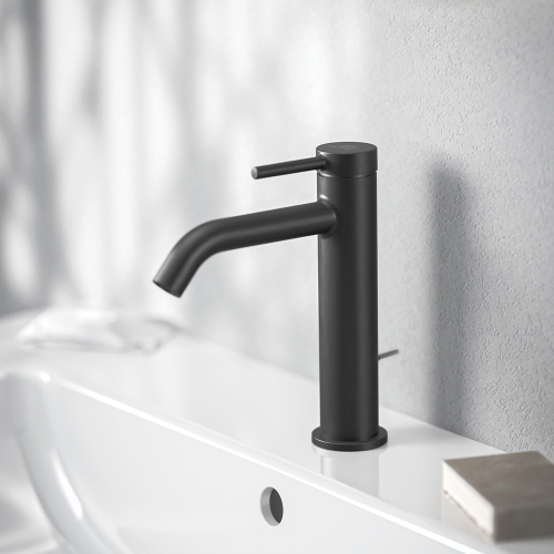 Immagine di Ideal Standard CERALINE miscelatore monocomando H.19 cm per lavabo, con asta di comando e scarico piletta da 1-1/4", colore nero finitura opaco BD847XG