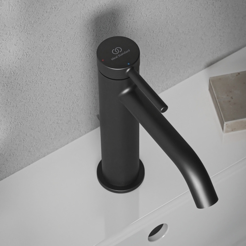 Immagine di Ideal Standard CERALINE miscelatore monocomando H.19 cm per lavabo, con asta di comando e scarico piletta da 1-1/4", con sistema BlueStart, colore nero finitura opaco BD761XG