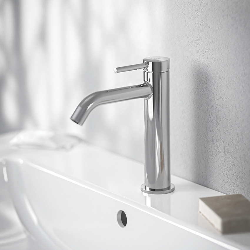 Immagine di Ideal Standard CERALINE miscelatore monocomando H.19 cm per lavabo, senza asta di comando e scarico piletta, con sistema BlueStart, finitura cromo BD760AA