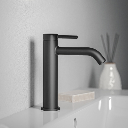 Immagine di Ideal Standard CERALINE miscelatore monocomando H.19 cm per lavabo, con piletta Click-Clack, con sistema BlueStart, colore nero finitura opaco BD959XG