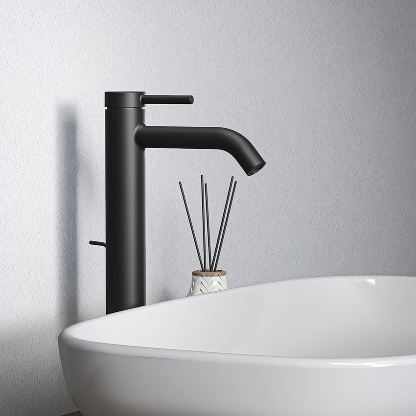 Immagine di Ideal Standard CERALINE miscelatore monocomando H.31 cm per lavabo, con asta di comando e scarico piletta da 1-1/4", con sistema BlueStart, colore nero finitura opaco BD763XG
