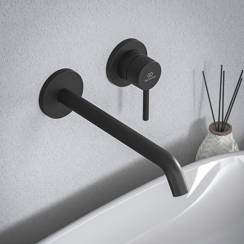 Immagine di Ideal Standard CERALINE miscelatore monocomando P.23 cm per lavabo, a parete, senza corpo incasso, colore nero finitura opaco BD848XG