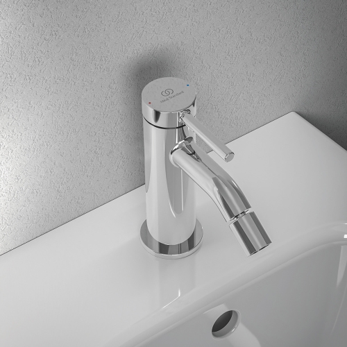Immagine di Ideal Standard CERALINE miscelatore monocomando H.14 cm per bidet, con piletta Click-Clack, finitura cromo BD849AA